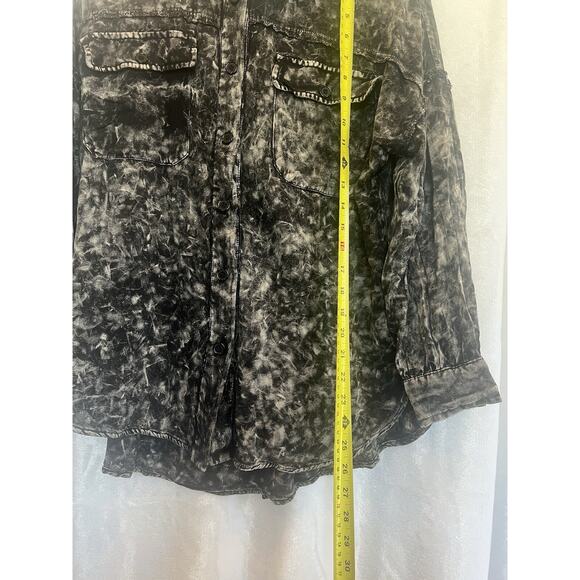 Michelle Mae Womens Y2K Acid Wash Button Blouse Top Size S Grunge Indie Skater - Picture 14 of 16